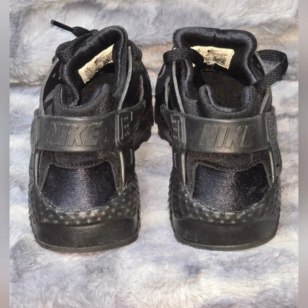 NWB Nike‎ Huarache Run GS Black Sneakers 654275-016 Kids SZ 4.5